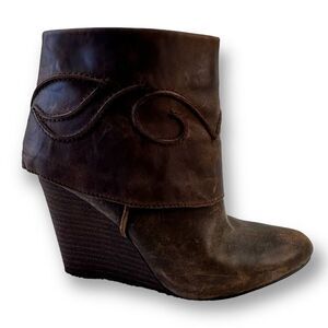 Carlos by Carlos Santana‎ brown distressed leather cuffed wedge boot size 7.5